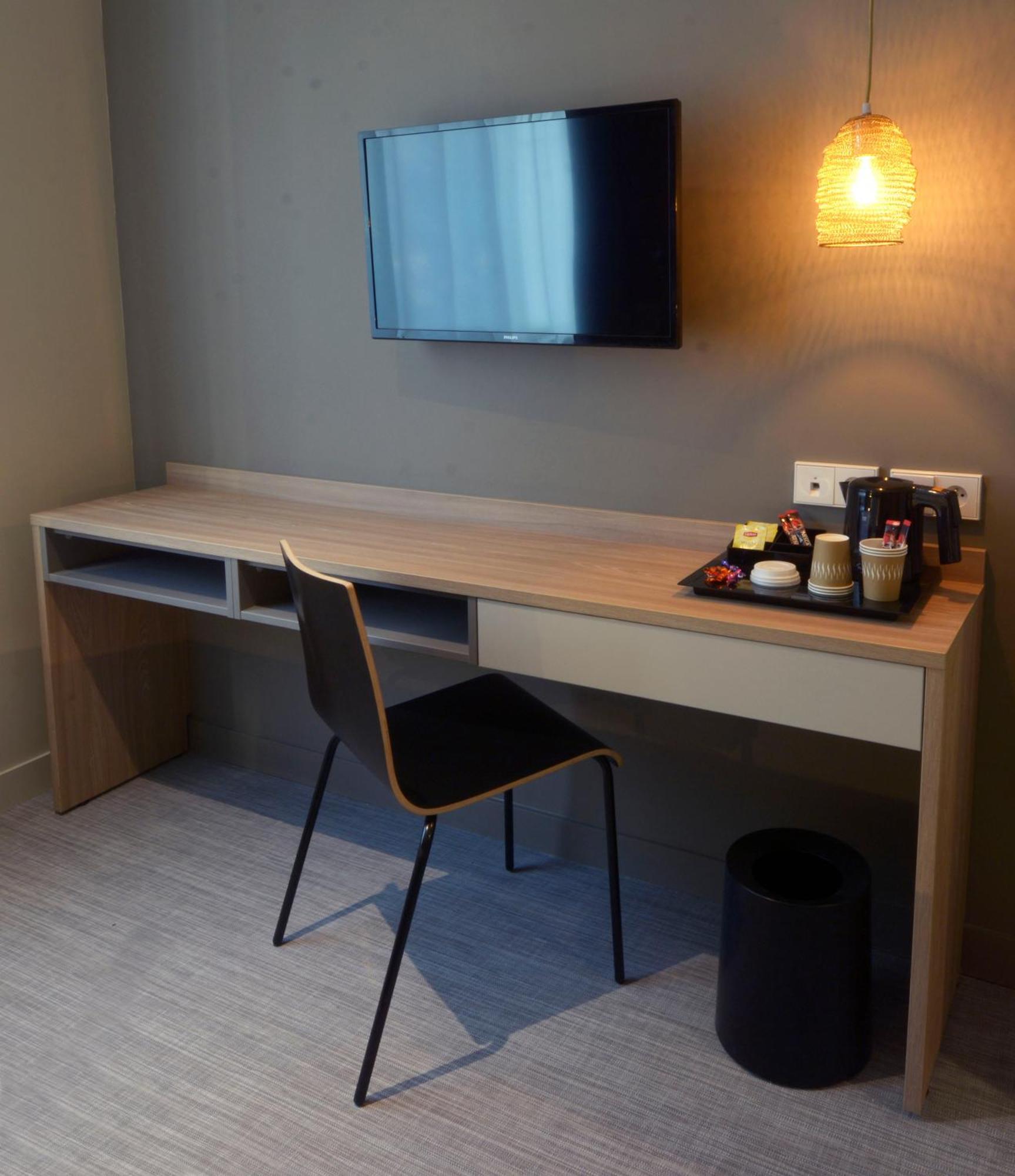 Aparthotel 37 Lodge Courbevoie Paris La Defense Exterior foto
